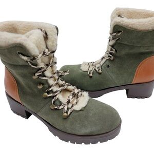 Skecher’s NWOT Cozy Green and Tan Winter Boots